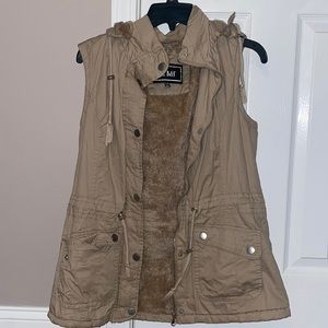 Hooded vest (like new)